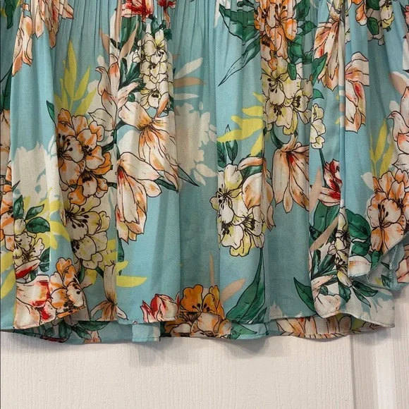 Floral Women's Top - Multicolor flowers, light, relax fit. size M - Picture 4 of 8